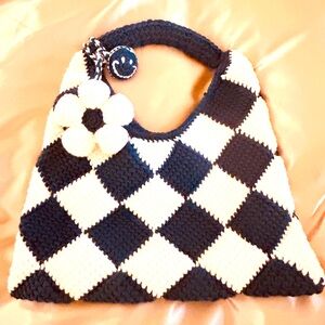 Crochet handbag